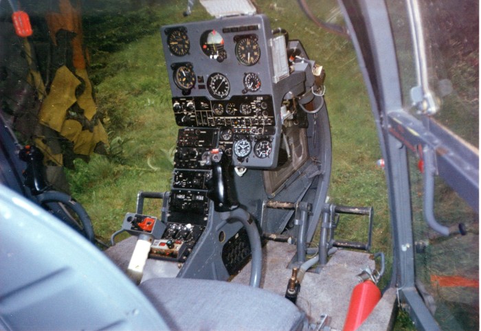 Pilotska kabina Gazele TO-001 Velenje 28. junija 1991 (Foto: Franc Kačičnik)