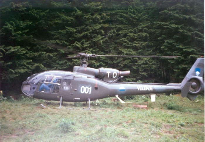 Helikopter Gazela prebarvana v oznake TO (Foto: Franc Kačičnik)